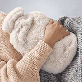 Bouillotte à eau Fausse Fourrure Perle et Moelleuse 2L